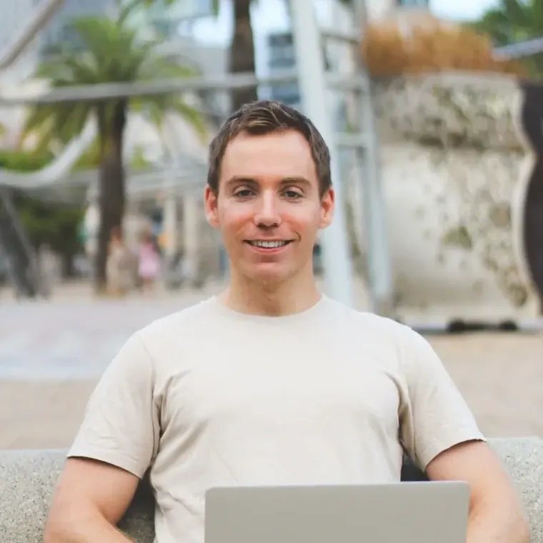 Théo Maupilé, intervenant universitaire en Google Ads et Meta Ads, à Barcelone